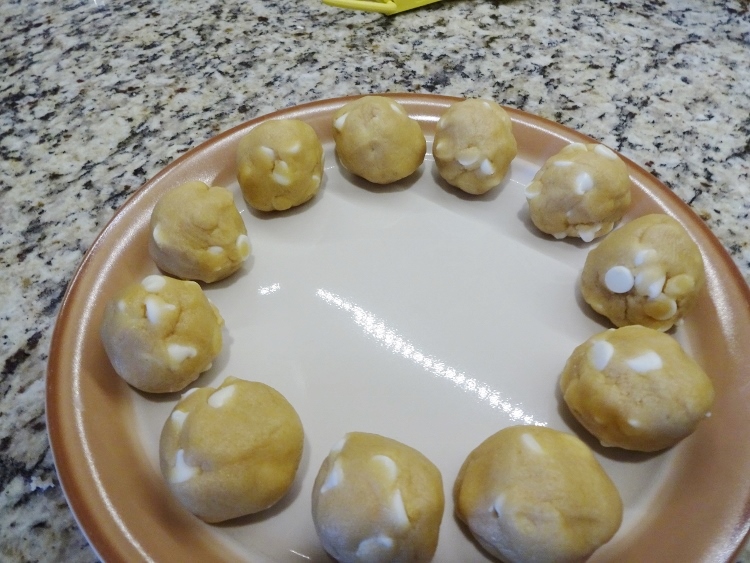 portion the cookies into balls, cover and store in the fridge for at least 3 hours